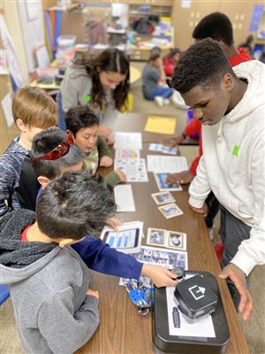 AVID Students helping Young Scholars 